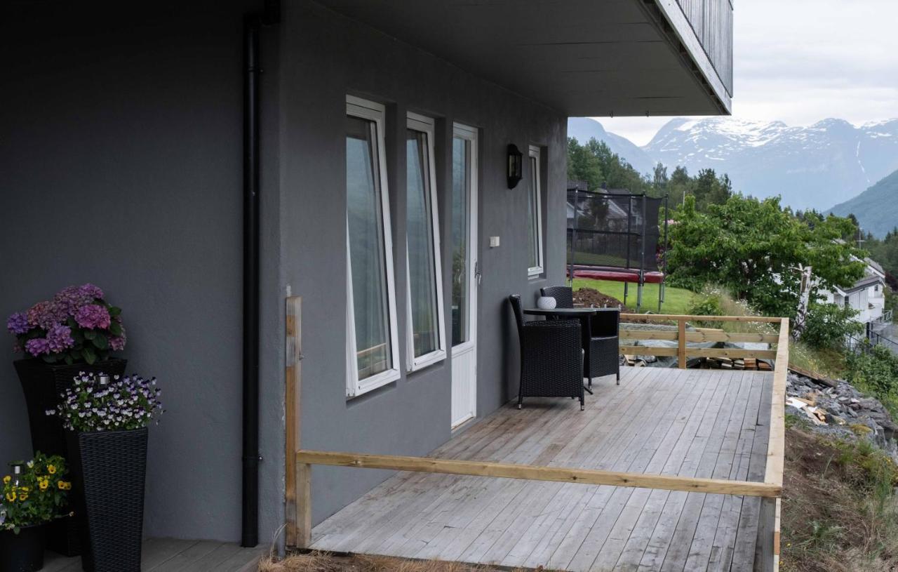 Stryn Stor Og Moderne Leilighet Exterior foto
